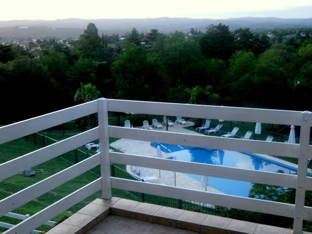 Las Ardillas Cabanas Y Suites La Falda Quarto foto