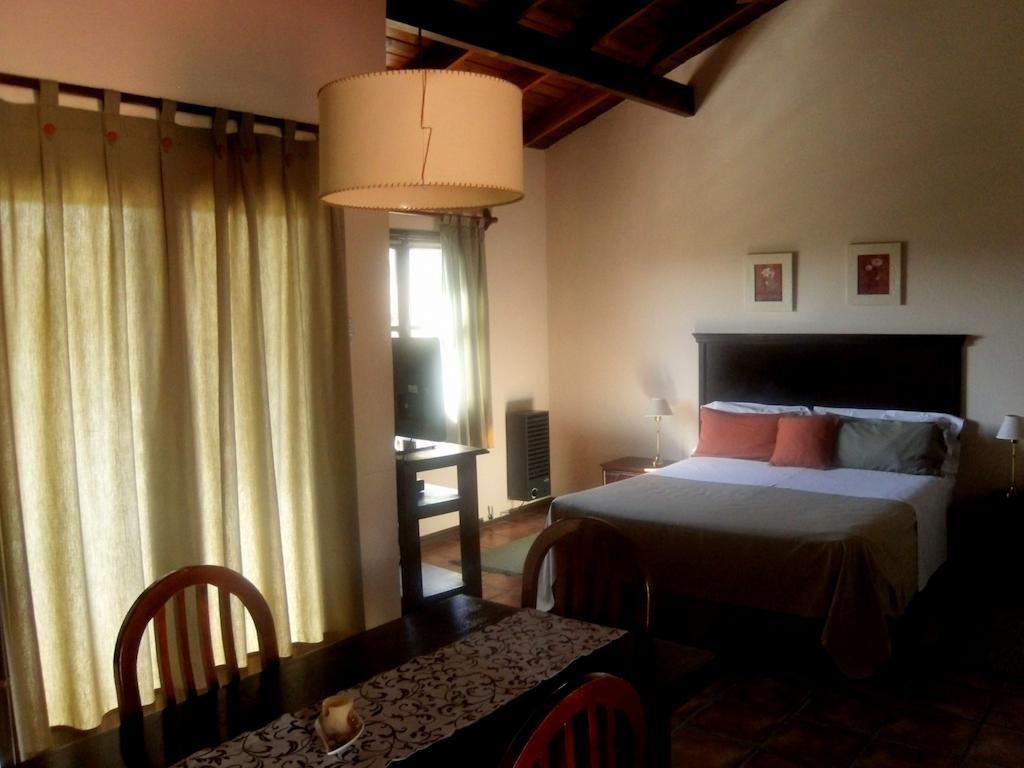Las Ardillas Cabanas Y Suites La Falda Quarto foto