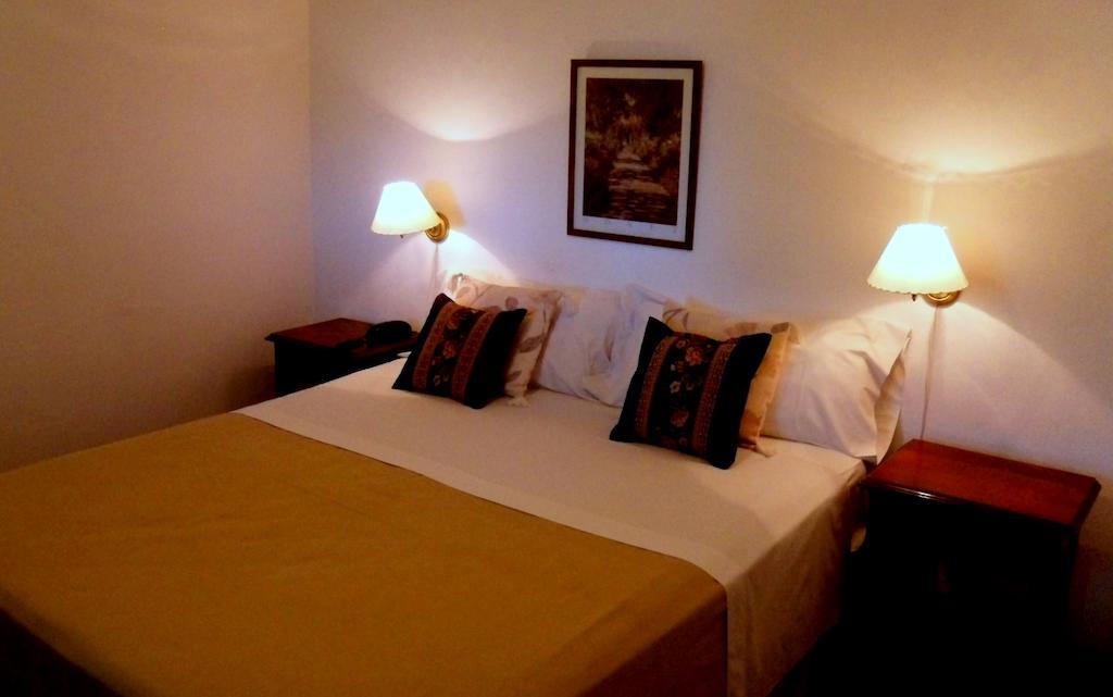 Las Ardillas Cabanas Y Suites La Falda Quarto foto